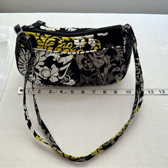 Vintage - Retired Vera Bradley Baroque Pattern Purse Like New and super cute 💓 - Picture 9 of 10
